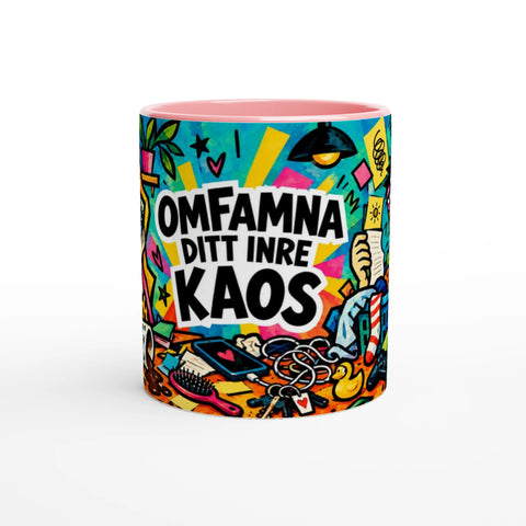 Mugg med texten Omfamna ditt inre kaos och färgglada illustrationer.