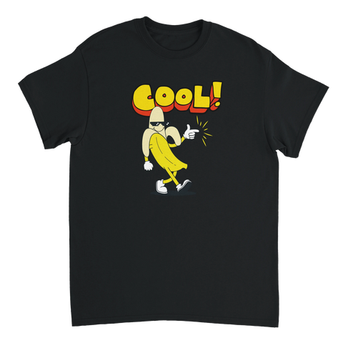 Svart t-shirt med gult texttryck och en banan-karaktär