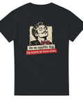 Svart t-shirt med mansporträtt med fluga och texten ”De sa uppför dig. Jag bajsade på deras altan.”