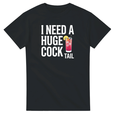 Svart t-shirt med texten I need a huge cocktail och färgstark drink