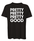 Grafiskt citat-tryck med vit typografi på svart oversized t-shirt