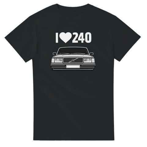Svart t-shirt med vitt tryck föreställande en legendarisk Volvo 240