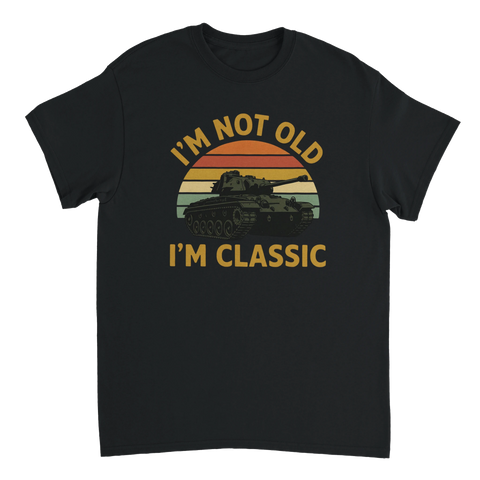 T-shirt med stridsvagn och texten I'm Not Old, I'm Classic