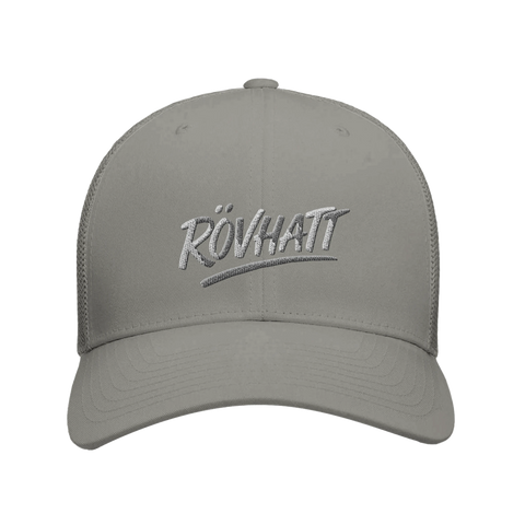Broderad "RÖVHATT" i grå kursiv stil på ljusgrå trucker keps med nät.
