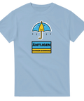Svensk flagg-paraply med "ÄNTLIGEN SVENSK SOMMAR" på ljusblå t-shirt.