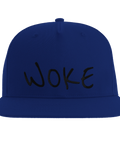 Blå snapback med minimalistiskt statement för en tydlig attityd