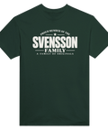 Mörkgrön t-shirt med texten Svensson – A Family of Originals