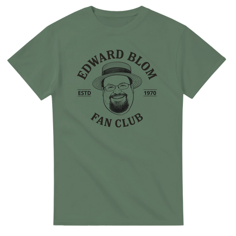 Edward Blom Fan Club-tryck med karikatyr av Blom i stråhatt, på olivgrön T-shirt.