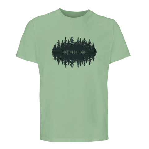Skogsmotiv med granar och ljudvåg som spegling på ljusgrön ekologisk t-shirt.
