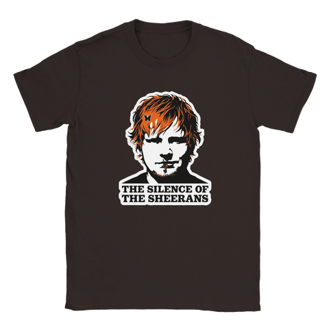 Brun t-shirt med minimalistiskt och ironiskt tryck inspirerat av klassisk thriller
