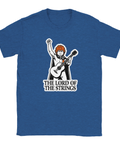 Humoristisk parodi-design med texten The Lord of the Strings på en blå t-shirt