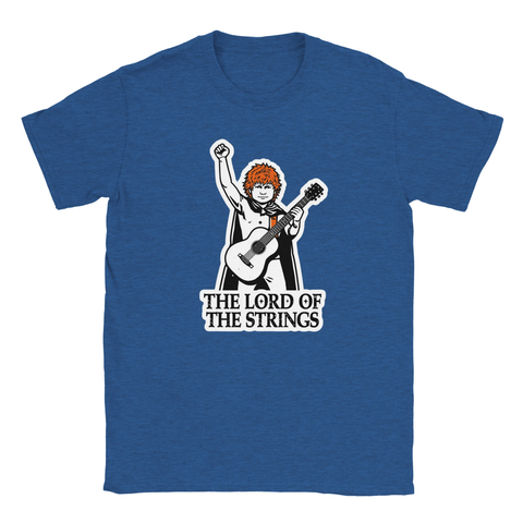 Humoristisk parodi-design med texten The Lord of the Strings på en blå t-shirt