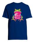 Färgstark groda i pop-art stil med rosa mage och gröna ben på marinblå t-shirt.