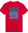 20 Senior 26" texttryck i blått, vitt och svart på en röd t-shirt, sportig stil.