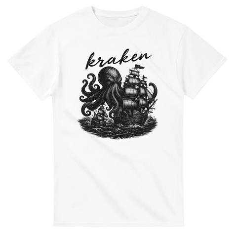 Grafisk illustration av Kraken som attackerar ett skepp på vit t-shirt