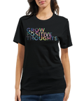 Svart t-shirt med uttrycksfull textdesign och holografiskt inspirerat tryck