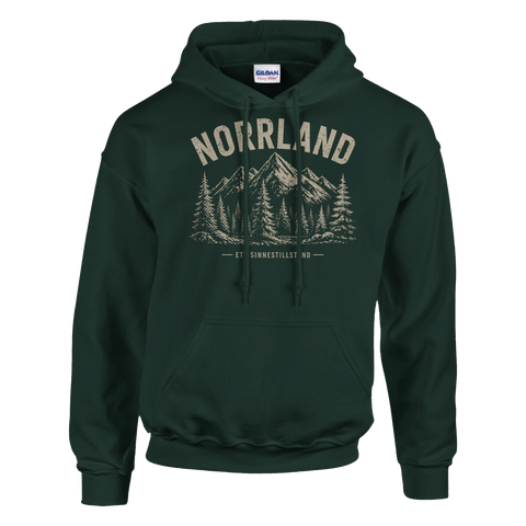 Vintage inspirerat motiv med texten Norrland på en skogsgrön hoodie