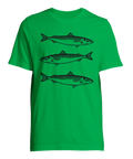 Grafisk illustration av tre makrillar i ett stim – grön t-shirt