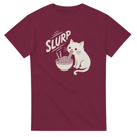 Vintage-inspirerad illustration av nudelätande katt – humoristisk t-shirt