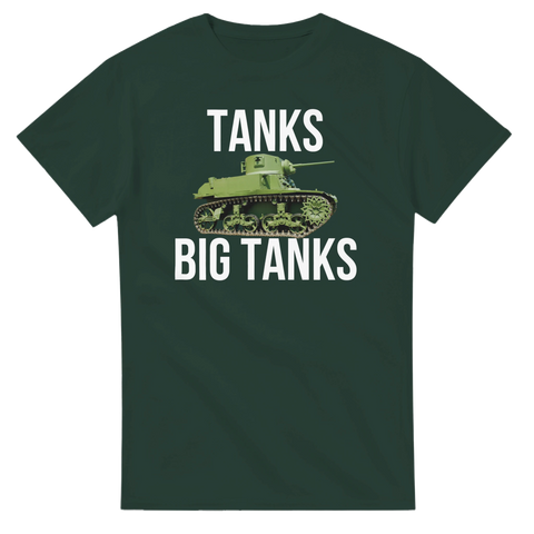 Militärt motiv med pansarvagn och ordvits på en mörkgrön t-shirt
