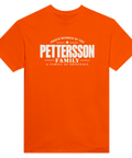 Orange t-shirt med texten Pettersson – A Family of Originals
