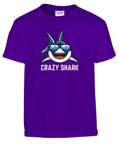 Tecknad haj med solglasögon och text "CRAZY SHARK" på lila barntröja.