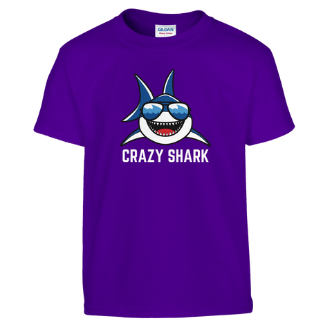 Tecknad haj med solglasögon och text "CRAZY SHARK" på lila barntröja.