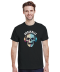 Man bär t-shirt med färgglad dödskalle och statement-design