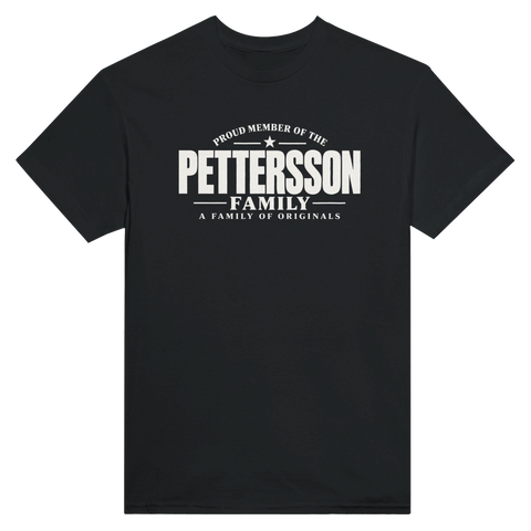 Svart t-shirt med texten Pettersson – A Family of Originals