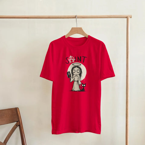 Alternativ design med kaxig karaktär och svart katt på röd t-shirt