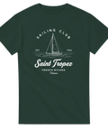 Saint Tropez segelbåtsmotiv med text "Sailing Club Est. 1982 French Riviera France" på mörkgrön t-shirt.
