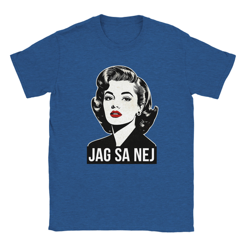 Popkonst-kvinna med rött läppstift och texten "JAG SA NEJ" på en kungsblå t-shirt.