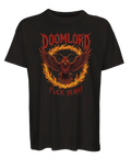 Mörk grafisk illustration av en eldig demonisk korp – metal t-shirt