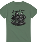 Marint motiv med jättebläckfisk och fartyg på olivgrön t-shirt