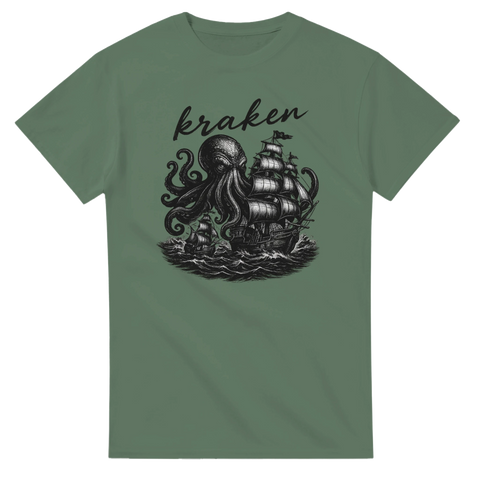 Marint motiv med jättebläckfisk och fartyg på olivgrön t-shirt