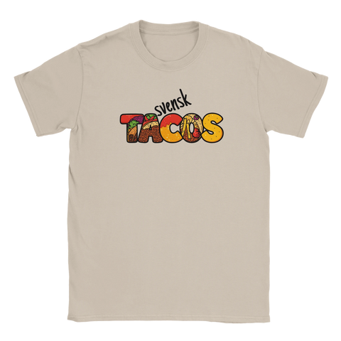Svensk Tacos-text med fyllning i varje bokstav på beige t-shirt.