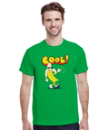 Tecknad banan med solglasögon och text "COOL!" på grön t-shirt.