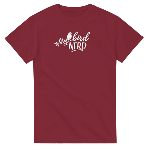 Elegant fågelsiluett på gren med text – tidlös t-shirt för fågelintresserade