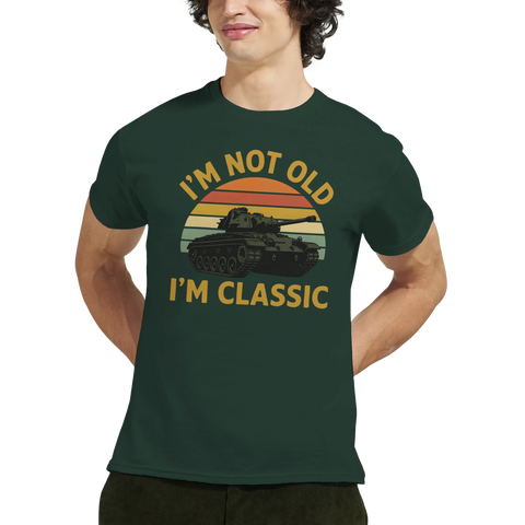 T-shirt med stridsvagn och texten I'm Not Old, I'm Classic