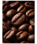 Makrofoto av kaffebönor i bruna och jordnära nyanser som visar bönornas sprickor och struktur.