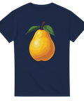 Tecknat gult päron med gröna blad på mörkblå t-shirt.