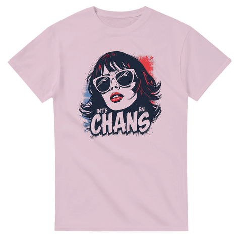 Rosa t-shirt med uttrycksfullt motiv och tydlig statement-design
