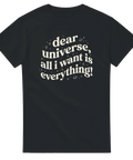 Grafiskt cosmic-motiv med stjärnor och planeter på en svart t-shirt
