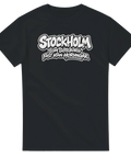 Graffitiliknande texttryck med kaxigt citat om Stockholm – grafisk t-shirt
