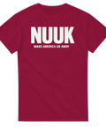 T-shirt NUUK i rød med politisk tekst NUUK ER NOK