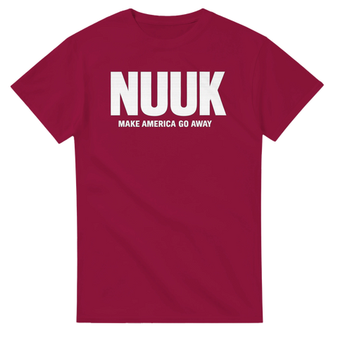 T-shirt NUUK i rød med politisk tekst NUUK ER NOK