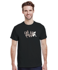 Du är kass" text med sittande kvinna på svart t-shirt.