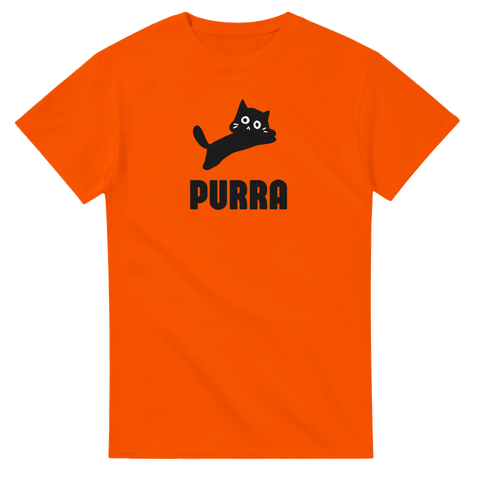 Svart tecknad katt med stora ögon och text "PURRA" på orange t-shirt, lekfull stil.