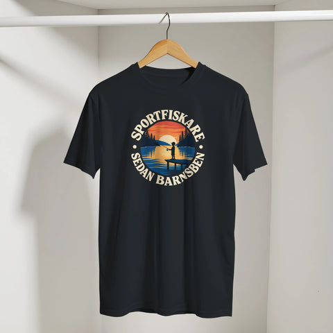 T-shirt med motivet Sportfiskare sedan barnsben