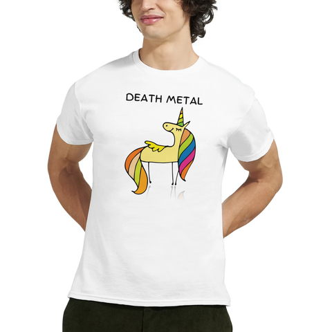 Tecknad Death Metal enhörning med regnbågsman och svarta vingar på vit t-shirt.